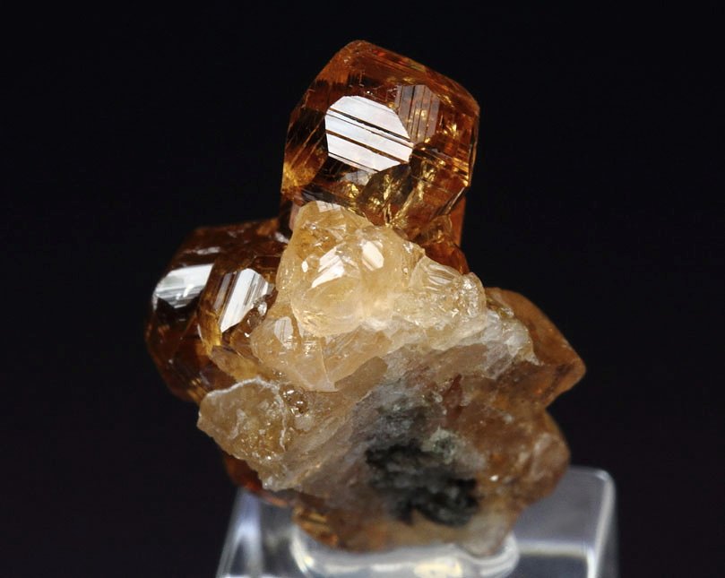 gem GARNET var. GROSSULAR