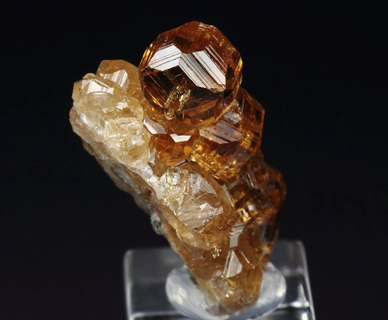 gem GARNET var. GROSSULAR