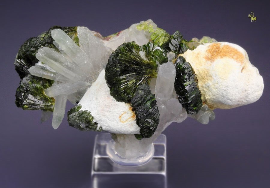 EPIDOTE, QUARTZ