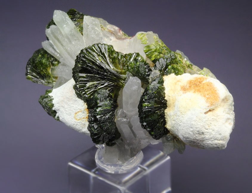 EPIDOTE, QUARTZ