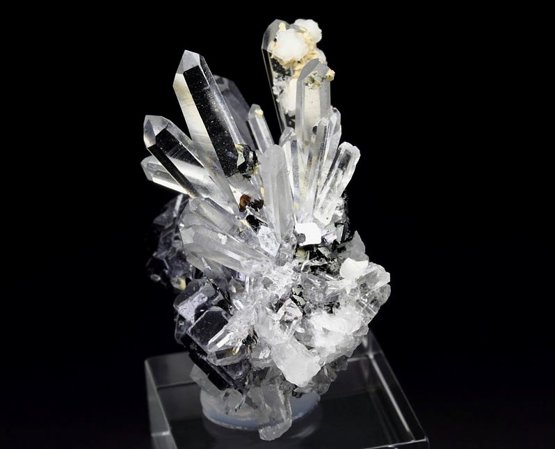 twinned GALENA, QUARTZ, SPHALERITE, CALCITE