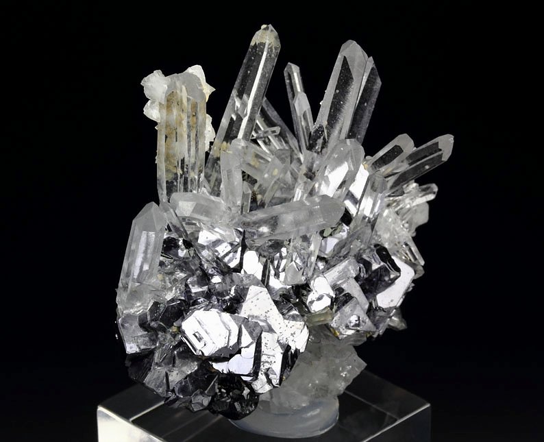 twinned GALENA, QUARTZ, SPHALERITE, CALCITE