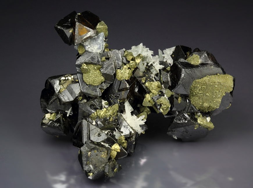 CHALCOPYRITE, SPHALERITE octahedrons, QUARTZ, PYRITE