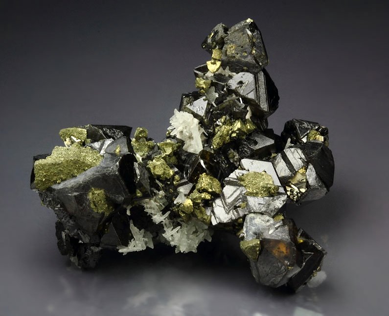 CHALCOPYRITE, SPHALERITE octahedrons, QUARTZ, PYRITE