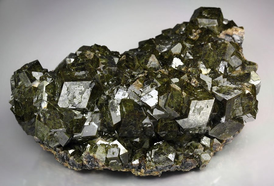 GARNET var. ANDRADITE