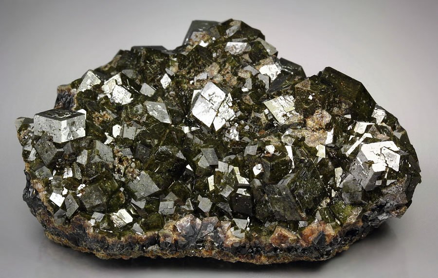 GARNET var. ANDRADITE