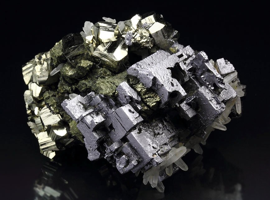 skeletal GALENA, CHALCOPYRITE, PYRITE, bi-terminated QUARTZ, SPHALERITE