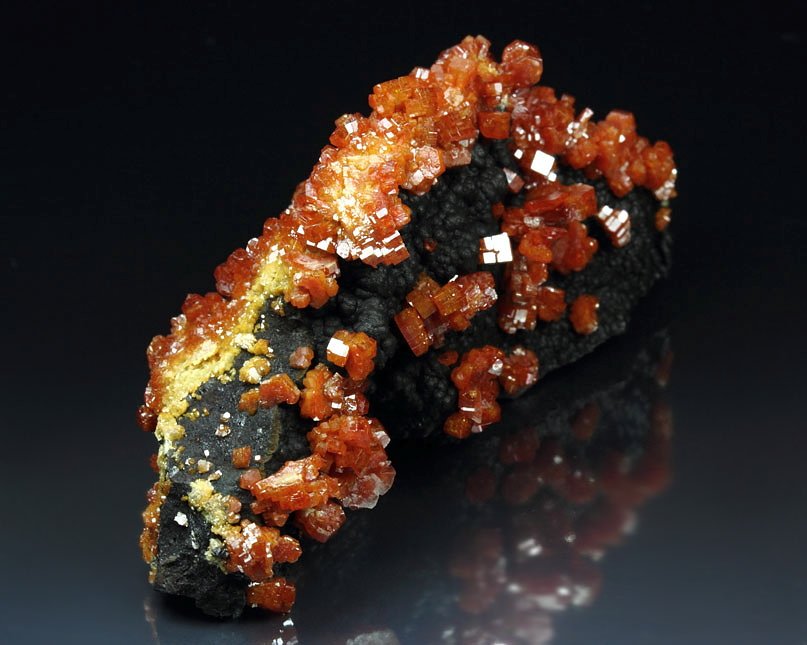 VANADINITE, GOETHITE