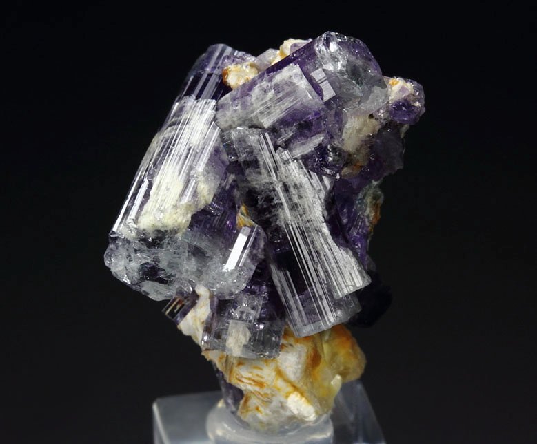 gem FLUORAPATITE bi-terminated, ALBITE