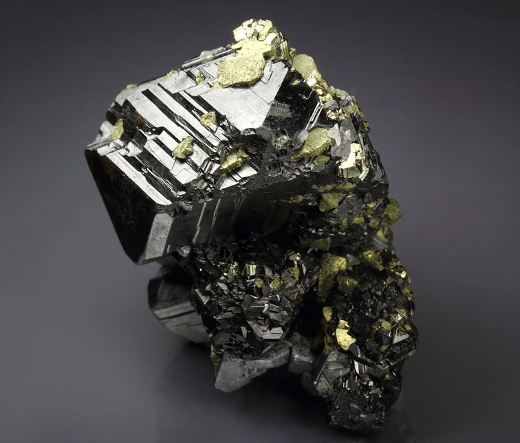 SPHALERITE octahedrons, CHALCOPYRITE, GALENA, QUARTZ, PYRITE