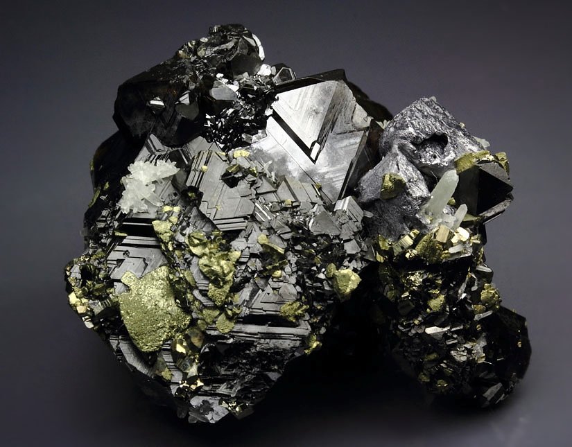 SPHALERITE octahedrons, CHALCOPYRITE, GALENA, QUARTZ, PYRITE