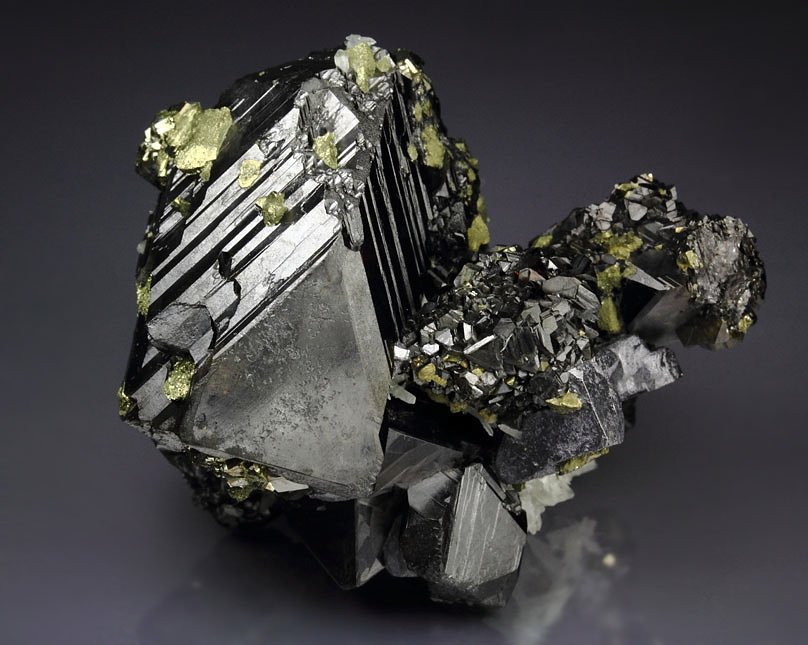 SPHALERITE octahedrons, CHALCOPYRITE, GALENA, QUARTZ, PYRITE