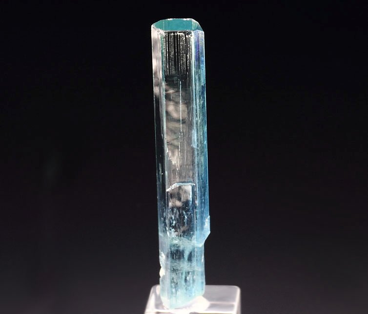 gem BERYL var. AQUAMARINE