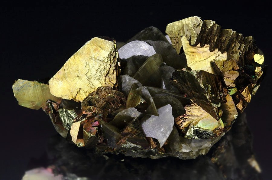 truncated tetrahedral CHALCOPYRITE twinned, SIDERITE