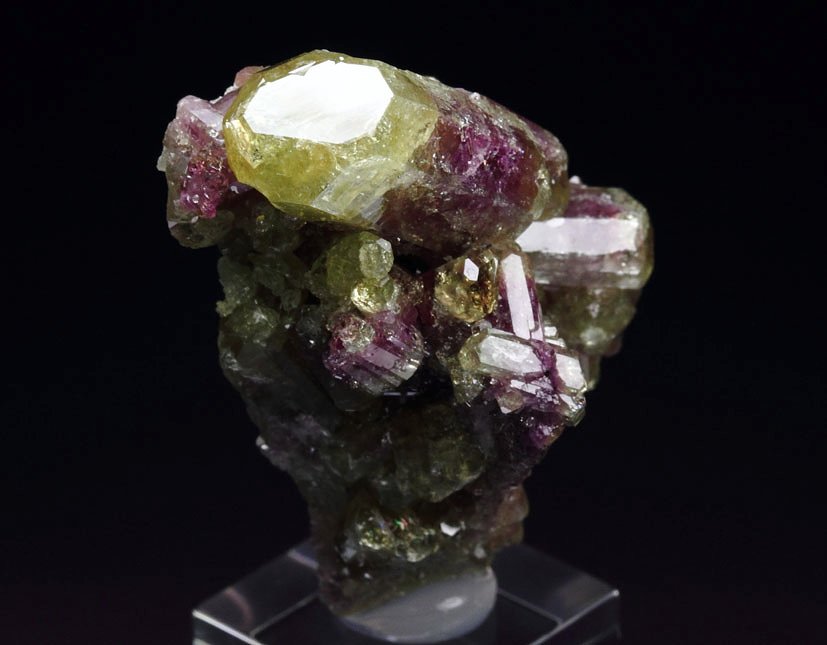 gemmy bi-terminated VESUVIANITE bi-color