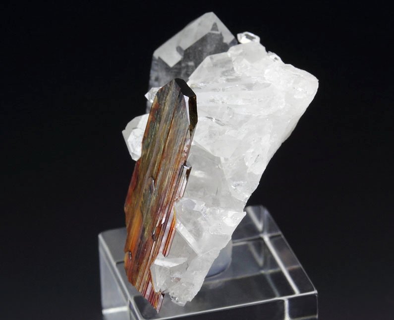 BROOKITE, QUARTZ