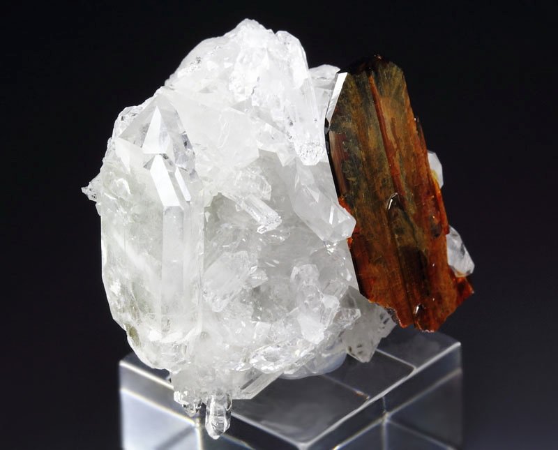 BROOKITE, QUARTZ