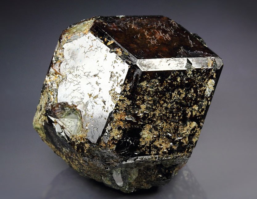 GARNET var. ANDRADITE