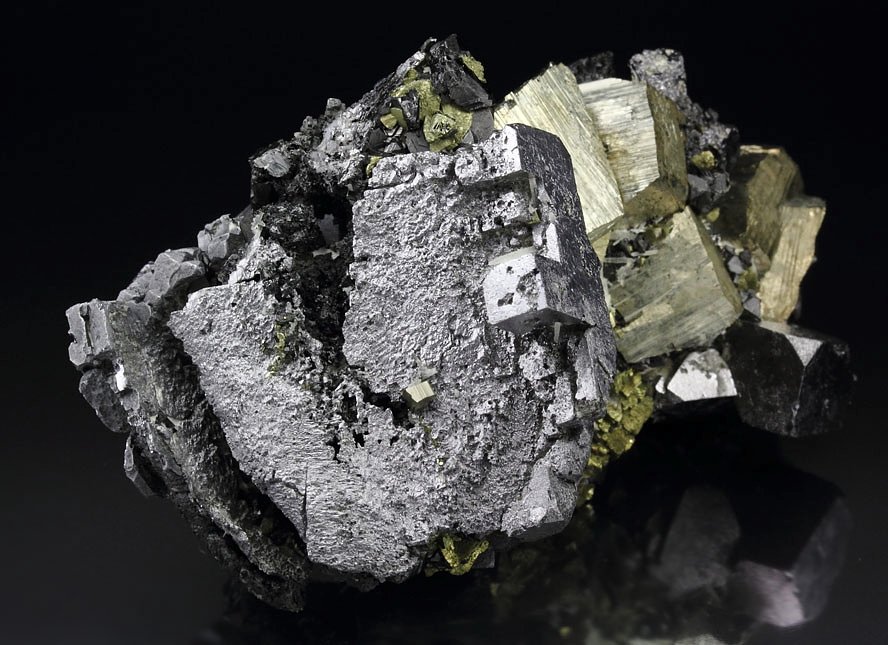 skeletal GALENA, PYRITE, CHALCOPYRITE, SPHALERITE