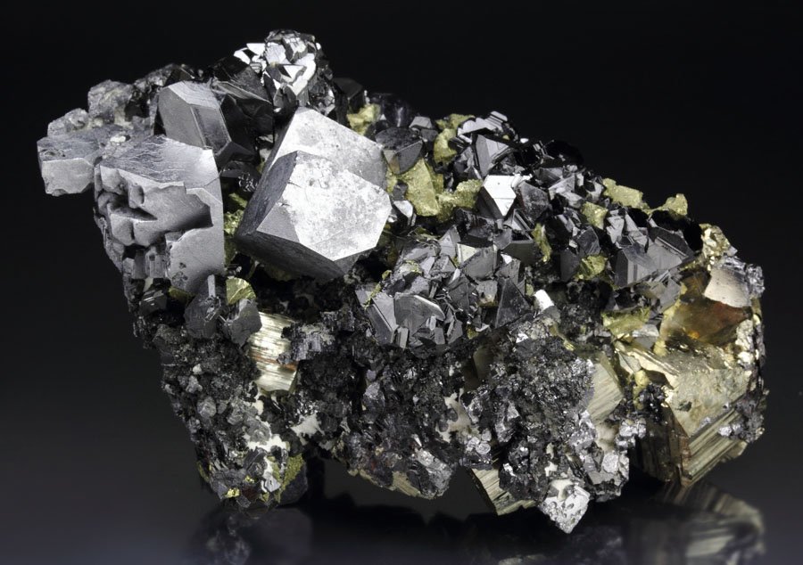 skeletal GALENA, PYRITE, CHALCOPYRITE, SPHALERITE