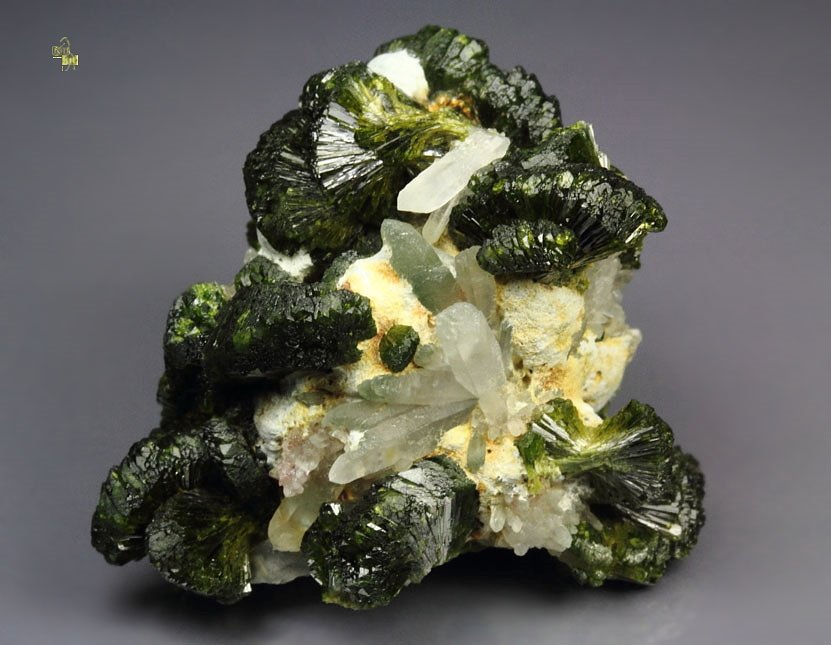 EPIDOTE, QUARTZ