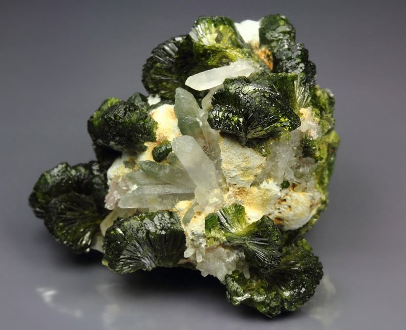 EPIDOTE, QUARTZ