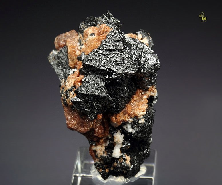 HAUSMANNITE, GARNET var. ANDRADITE