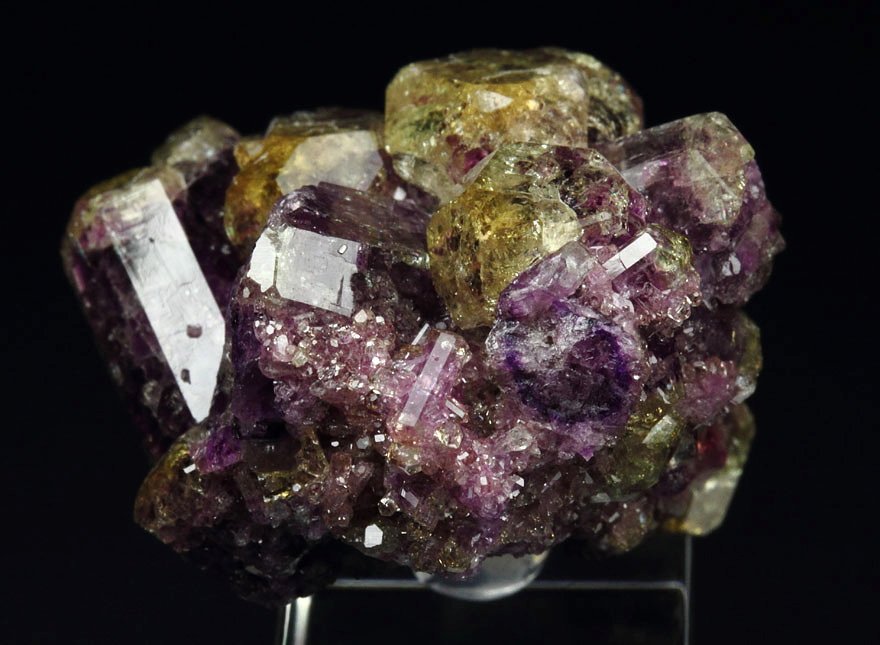 VESUVIANITE var. MANGANOAN