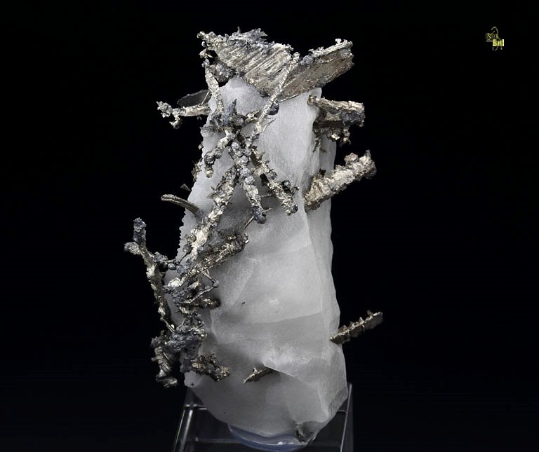 SILVER, DYSCRASITE, CALCITE