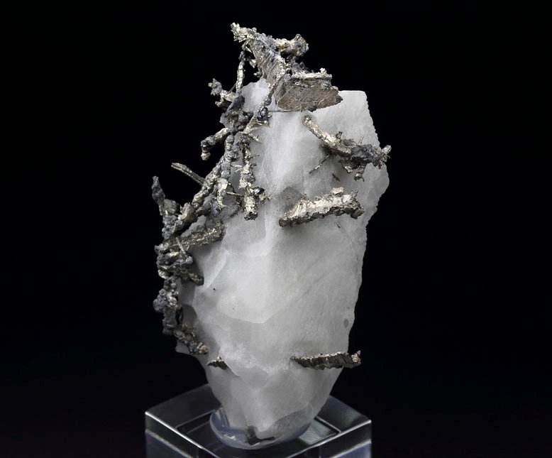 SILVER, DYSCRASITE, CALCITE