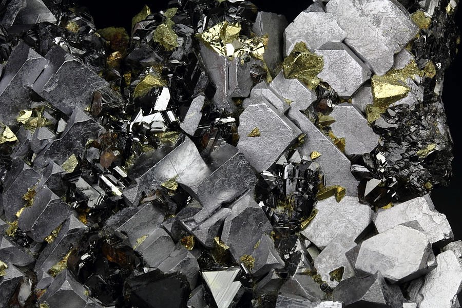 skeletal GALENA, CHALCOPYRITE, SPHALERITE, PYRITE