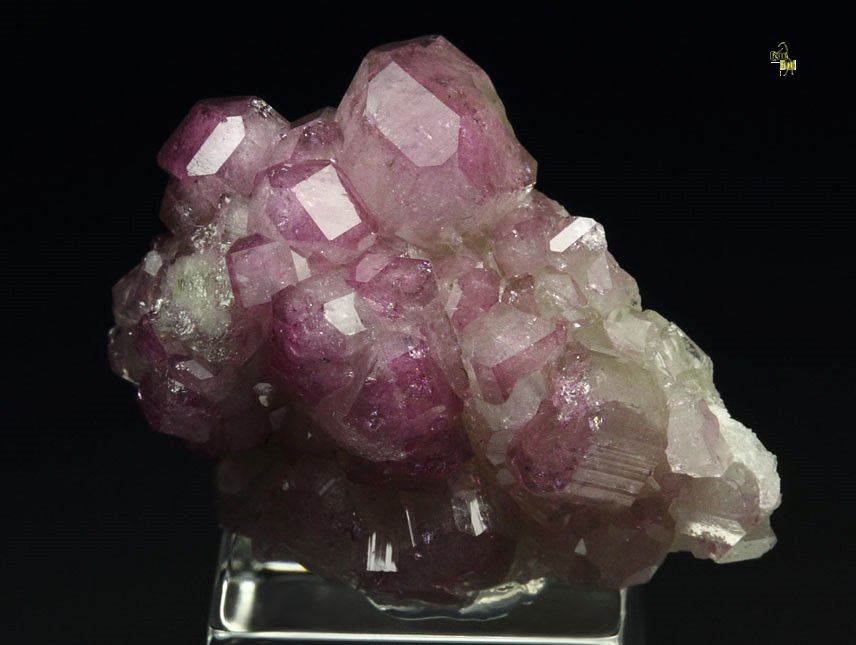 gemmy VESUVIANITE with RASPBERRY CAPS