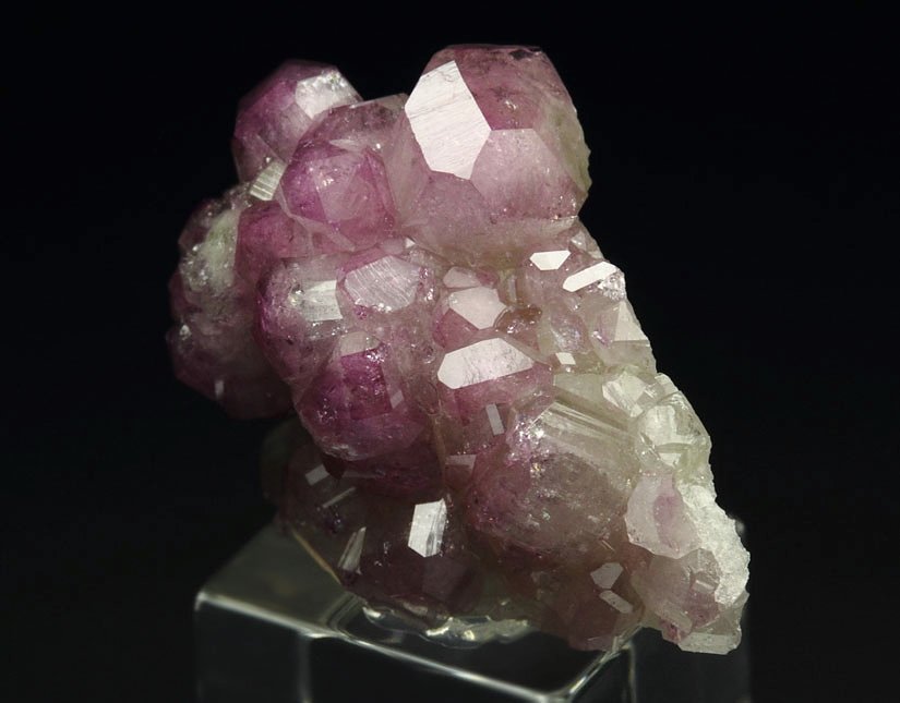 gemmy VESUVIANITE with RASPBERRY CAPS