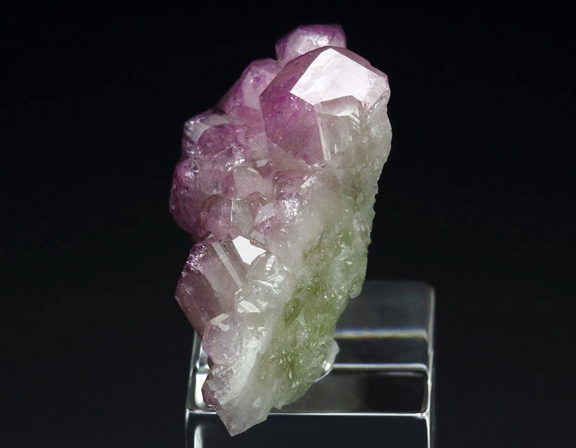 gemmy VESUVIANITE with RASPBERRY CAPS