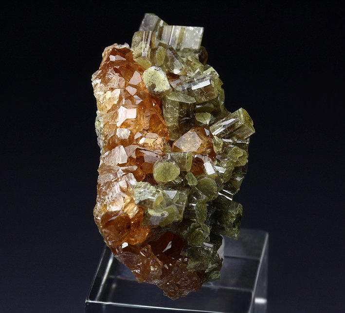 gem GARNET var. GROSSULAR, DIOPSIDE