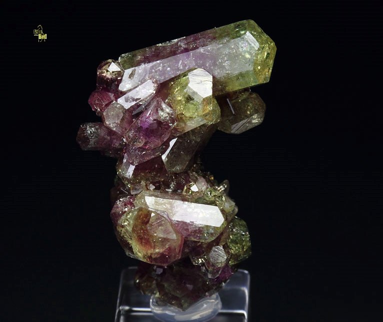 gemmy bi-terminated VESUVIANITE bi-color