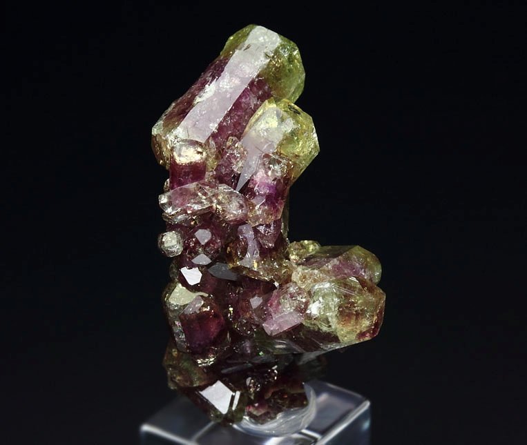 gemmy bi-terminated VESUVIANITE bi-color