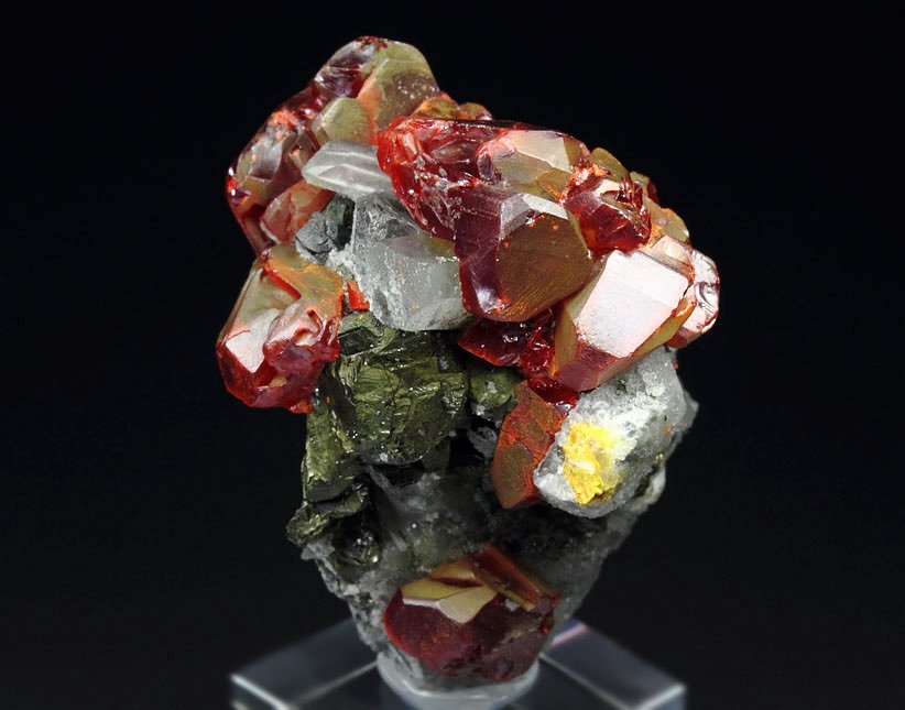 REALGAR, CHALCOPYRITE, QUARTZ