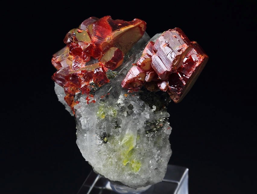 REALGAR, CHALCOPYRITE, QUARTZ