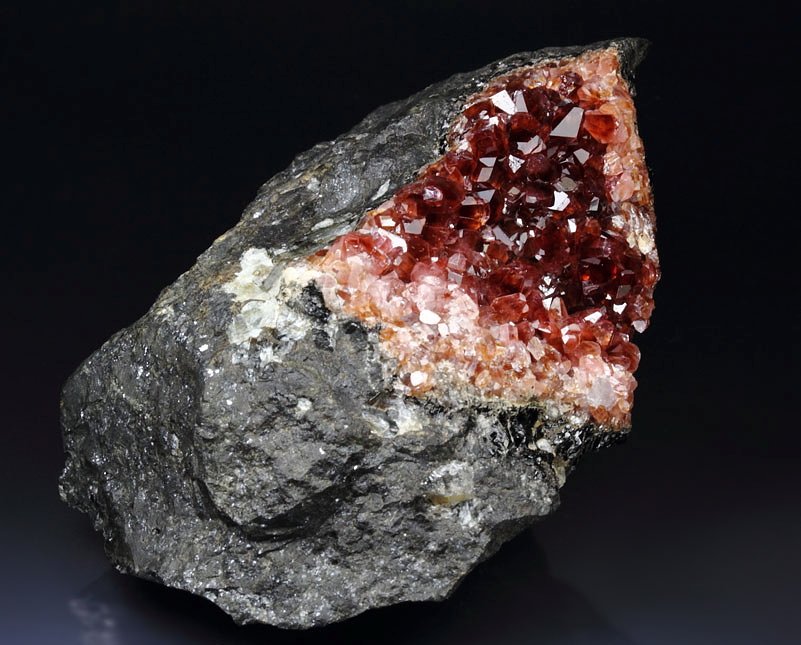 gem RHODOCHROSITE