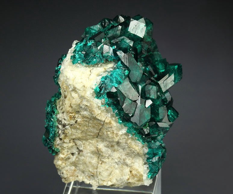 gem DIOPTASE