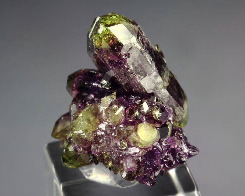 gem VESUVIANITE var. MANGANOAN bi-terminated