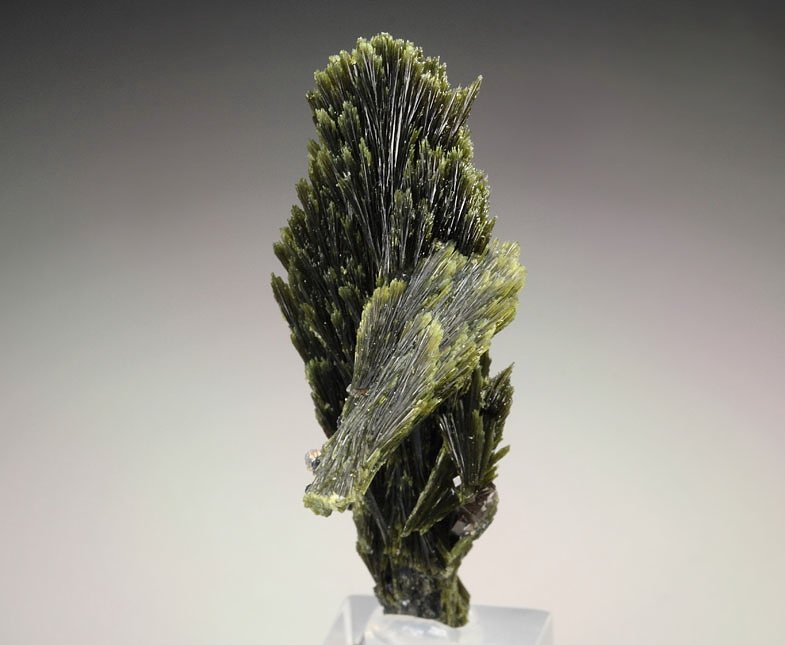 new find - EPIDOTE, AXINITE-Fe