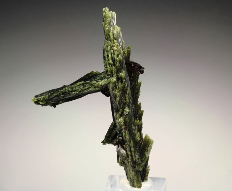 new find - EPIDOTE, AXINITE-Fe