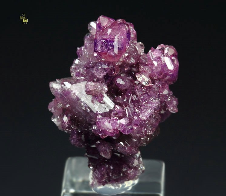 VESUVIANITE var. MANGANOAN