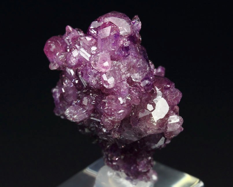 VESUVIANITE var. MANGANOAN