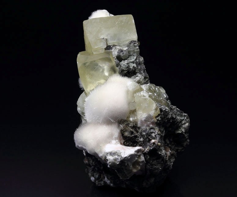 MORDENITE, CALCITE