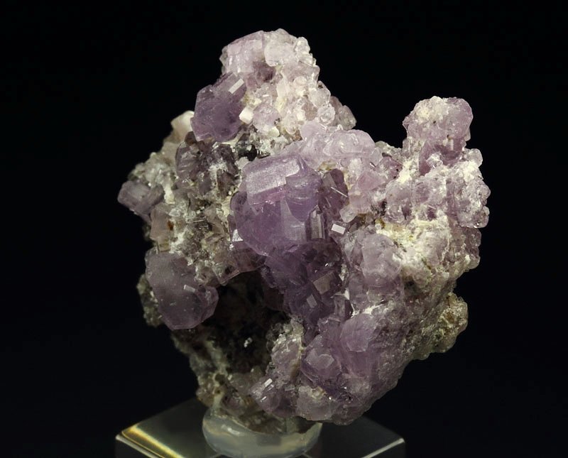 gem FLUORAPATITE, MUSCOVITE