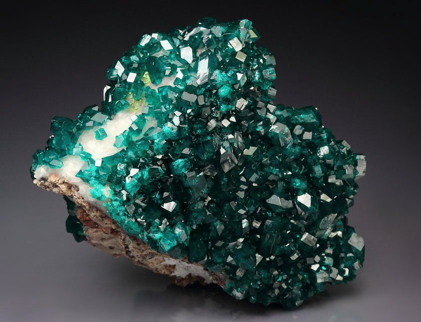 gem DIOPTASE, CALCITE