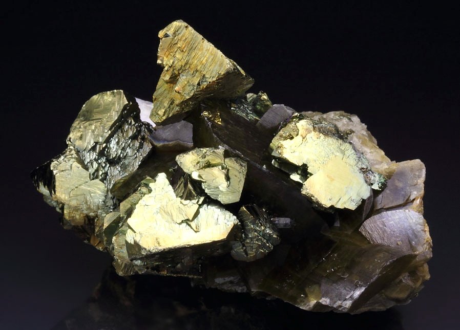 truncated tetrahedral CHALCOPYRITE, SIDERITE